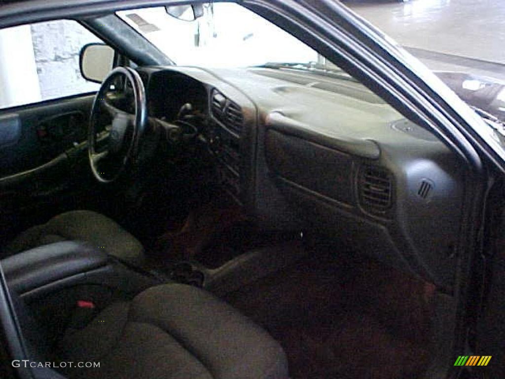 2003 S10 Xtreme Extended Cab - Black Onyx / Graphite photo #9