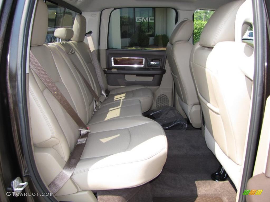 2011 Ram 1500 Laramie Crew Cab - Rugged Brown Pearl / Light Pebble Beige/Bark Brown photo #14
