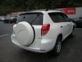 Super White - RAV4 4WD Photo No. 4