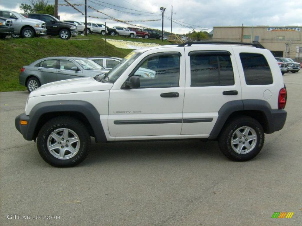 2003 Liberty Sport 4x4 - Stone White / Dark Slate Gray photo #2