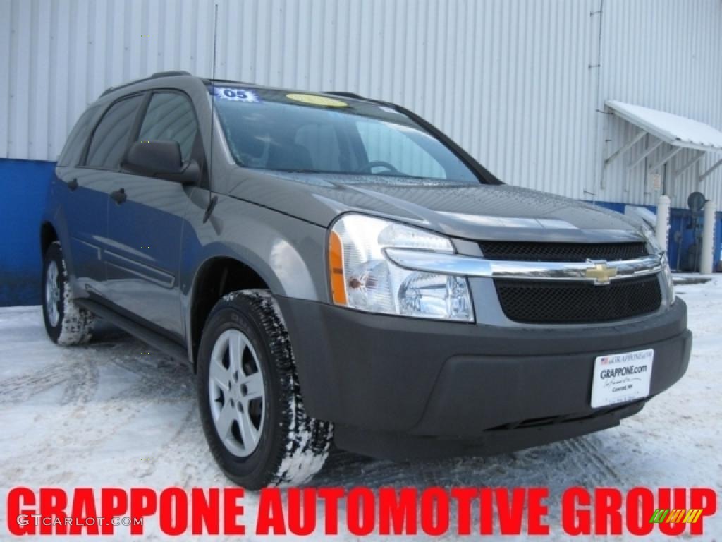 Dark Silver Metallic Chevrolet Equinox