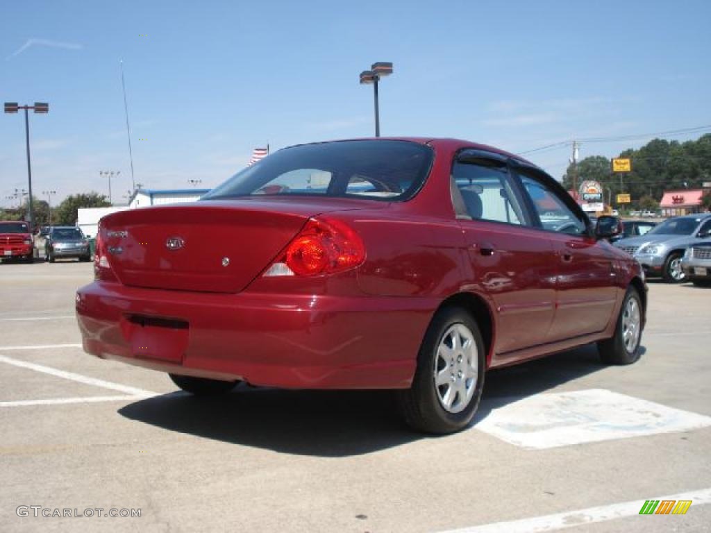 2003 Spectra Sedan - Pepper Red / Grey photo #3