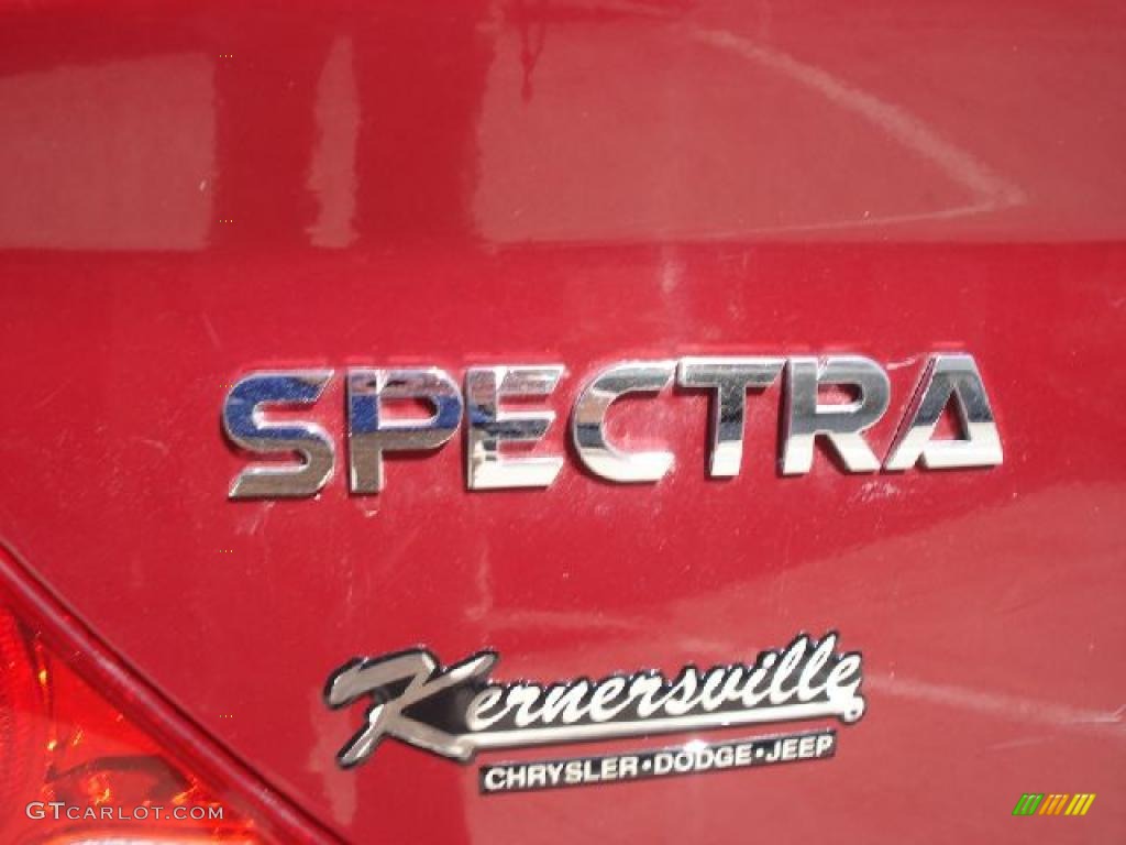 2003 Spectra Sedan - Pepper Red / Grey photo #27
