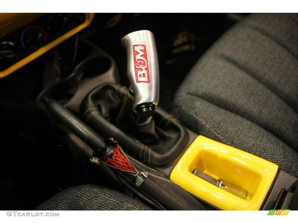 2004 Cavalier Coupe - Rally Yellow / Graphite photo #13