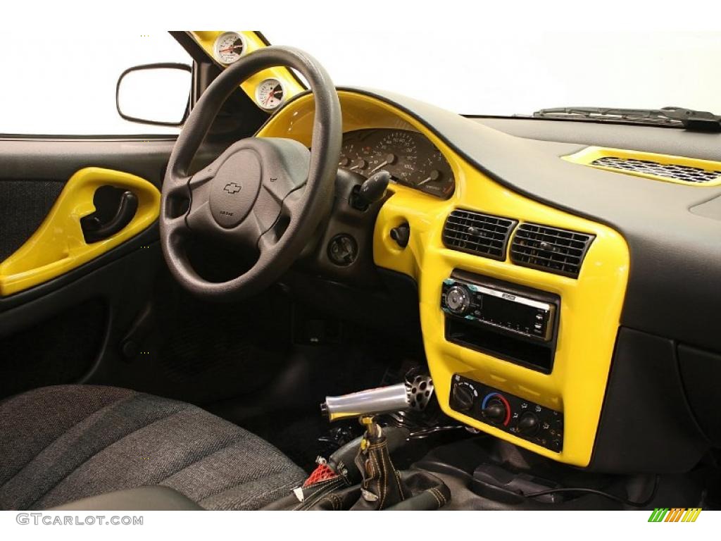 2004 Cavalier Coupe - Rally Yellow / Graphite photo #14