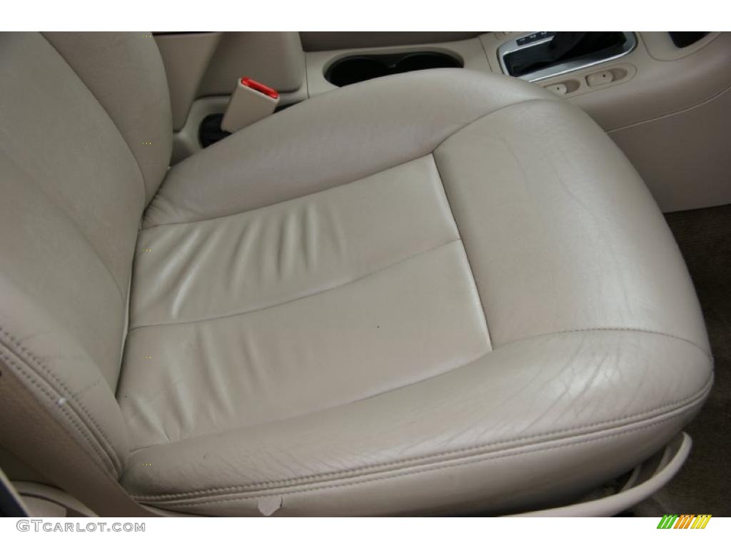 2005 L Series L300 Sedan - Berry Red / Tan photo #18