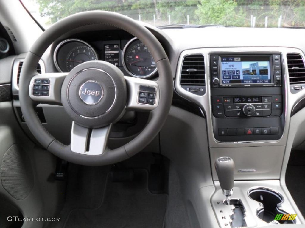 2011 Grand Cherokee Laredo X Package - Brilliant Black Crystal Pearl / Dark Graystone/Medium Graystone photo #15