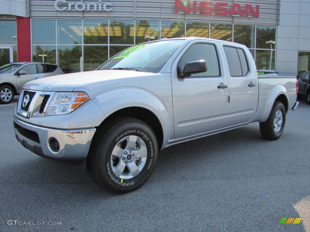 2011 Frontier SV V6 King Cab - Radiant Silver Metallic / Steel photo #1