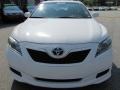 Super White - Camry SE Photo No. 8