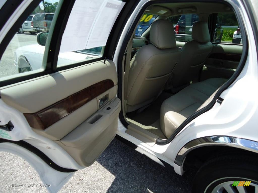 2006 Grand Marquis LS - Vibrant White / Medium Light Stone photo #7