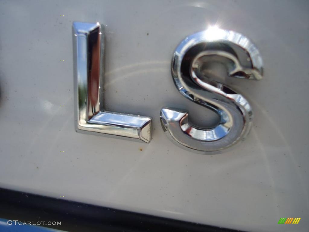 2006 Grand Marquis LS - Vibrant White / Medium Light Stone photo #12