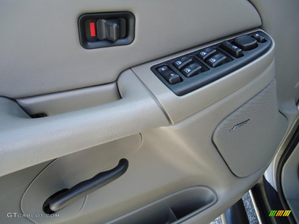 2006 Tahoe LS - Silver Birch Metallic / Gray/Dark Charcoal photo #30