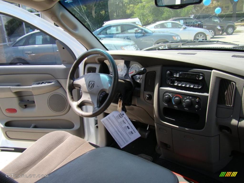 2003 Ram 1500 SLT Quad Cab - Bright White / Taupe photo #17