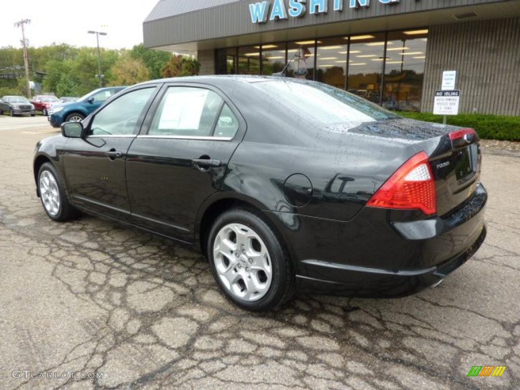 2010 Fusion SE V6 - Tuxedo Black Metallic / Charcoal Black photo #2