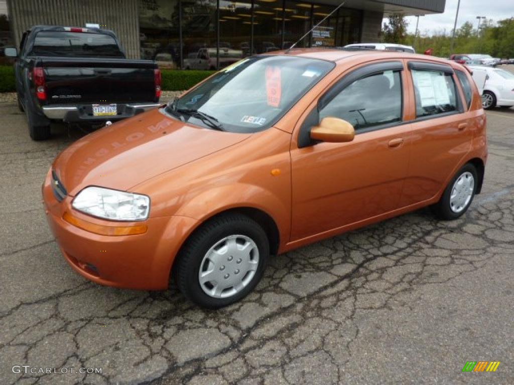 2004 Aveo LS Hatchback - Spicy Orange / Gray photo #8