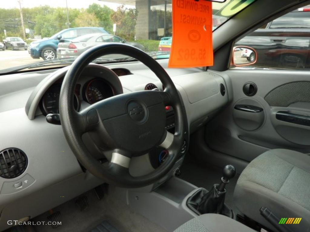 2004 Aveo LS Hatchback - Spicy Orange / Gray photo #11