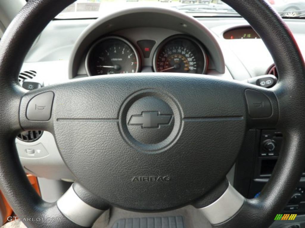 2004 Aveo LS Hatchback - Spicy Orange / Gray photo #19