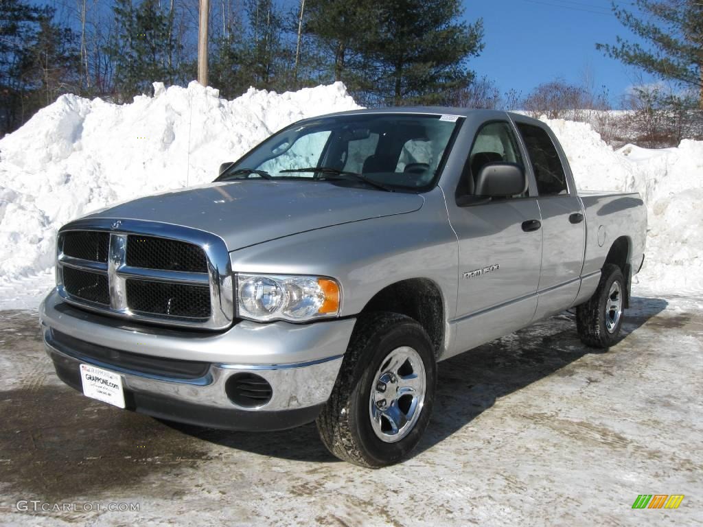 2005 Ram 1500 SLT Quad Cab 4x4 - Bright Silver Metallic / Dark Slate Gray photo #9