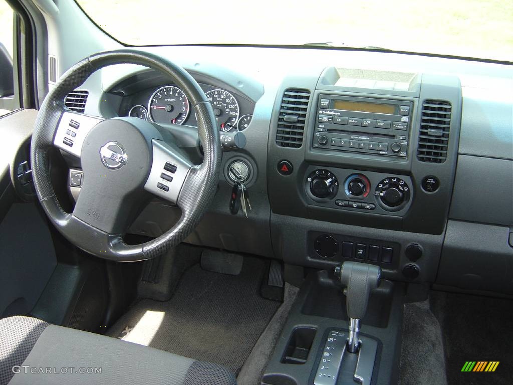 2005 Xterra SE - Avalanche White / Steel/Graphite photo #25