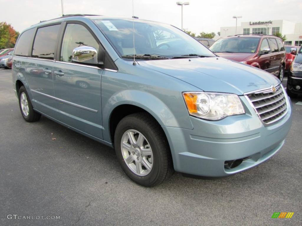 2010 Town & Country Touring - Clearwater Blue Pearl / Dark Slate Gray/Light Shale photo #4