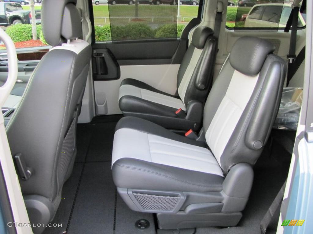 2010 Town & Country Touring - Clearwater Blue Pearl / Dark Slate Gray/Light Shale photo #7