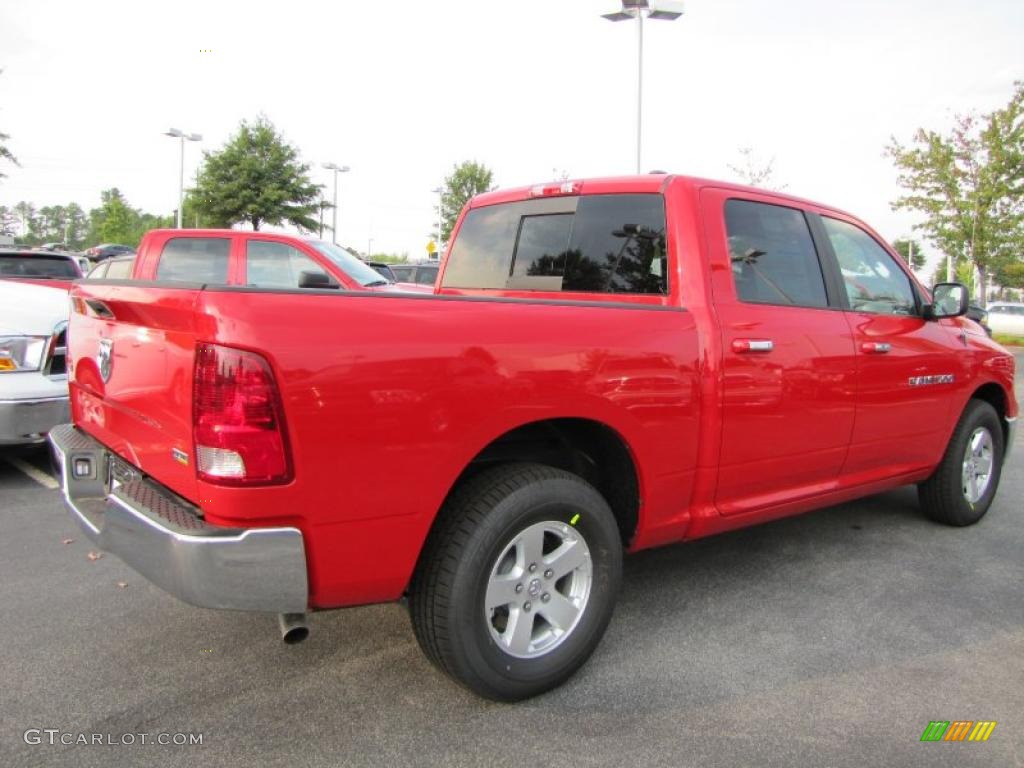 2011 Ram 1500 SLT Crew Cab - Flame Red / Dark Slate Gray photo #3