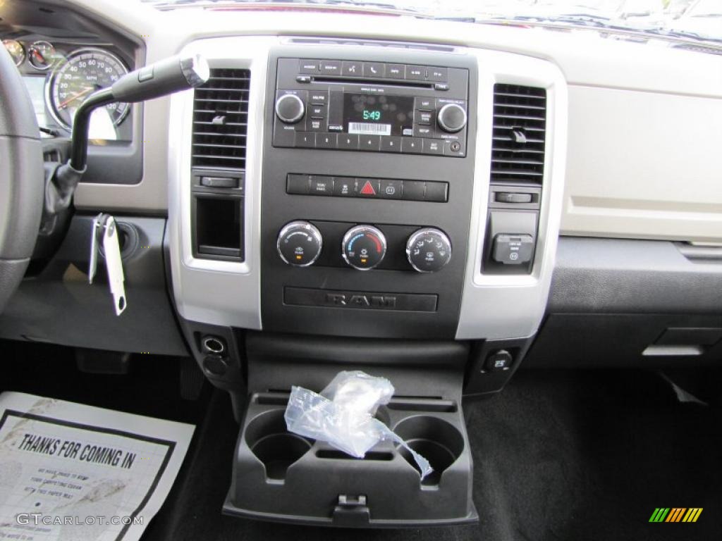 2011 Ram 1500 SLT Crew Cab - Flame Red / Dark Slate Gray photo #9