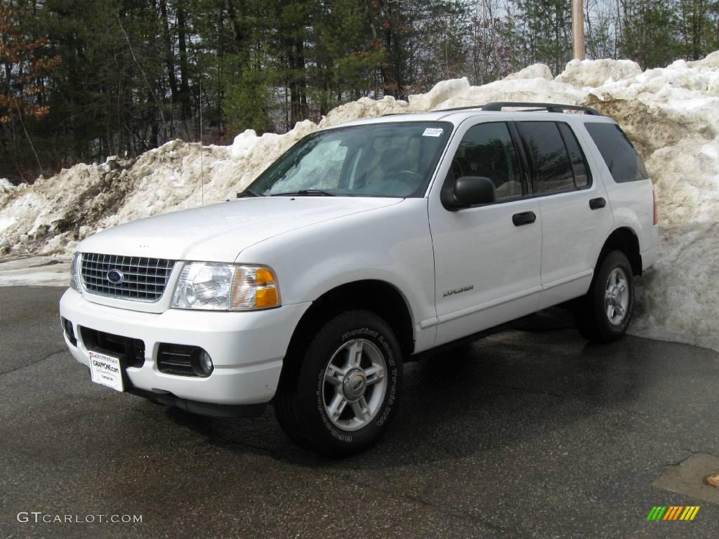 2004 Explorer XLT 4x4 - Oxford White / Graphite photo #8