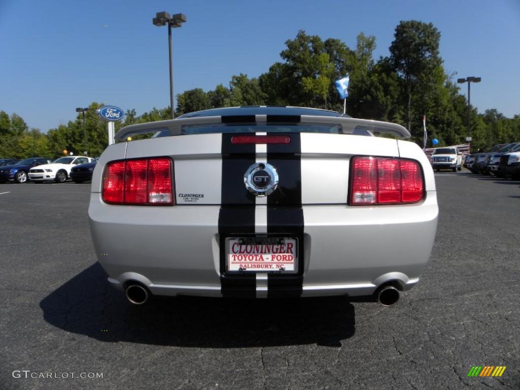 2006 Mustang GT Premium Coupe - Satin Silver Metallic / Light Graphite photo #4