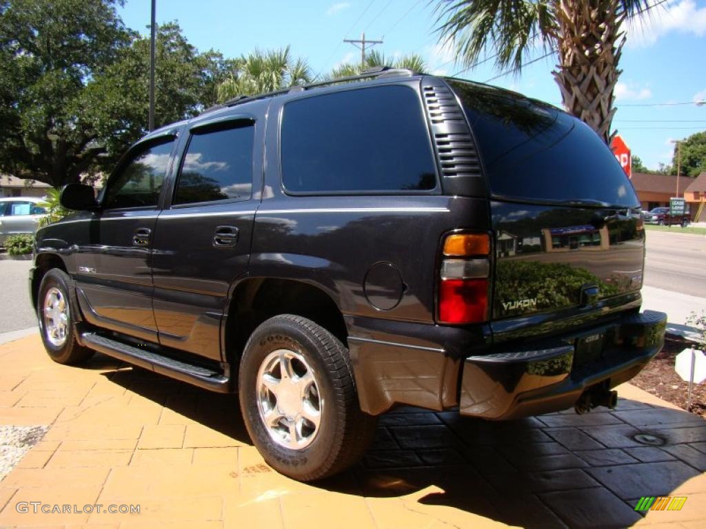 2004 Yukon Denali AWD - Carbon Metallic / Stone Gray photo #6