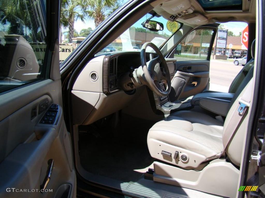 2004 Yukon Denali AWD - Carbon Metallic / Stone Gray photo #9