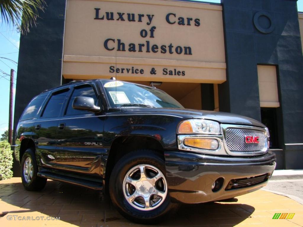 2004 Yukon Denali AWD - Carbon Metallic / Stone Gray photo #33