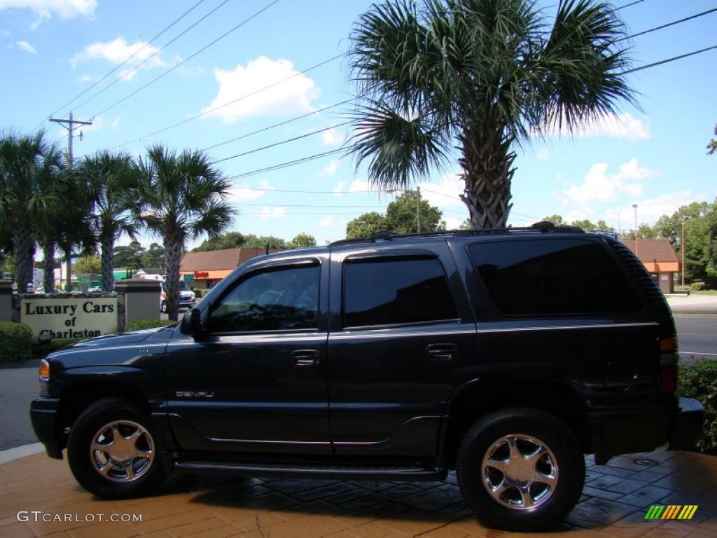 2004 Yukon Denali AWD - Carbon Metallic / Stone Gray photo #41