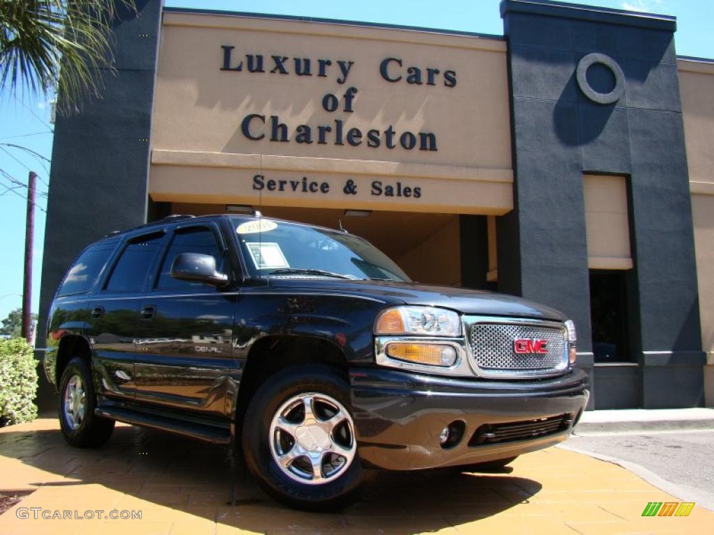 2004 Yukon Denali AWD - Carbon Metallic / Stone Gray photo #42