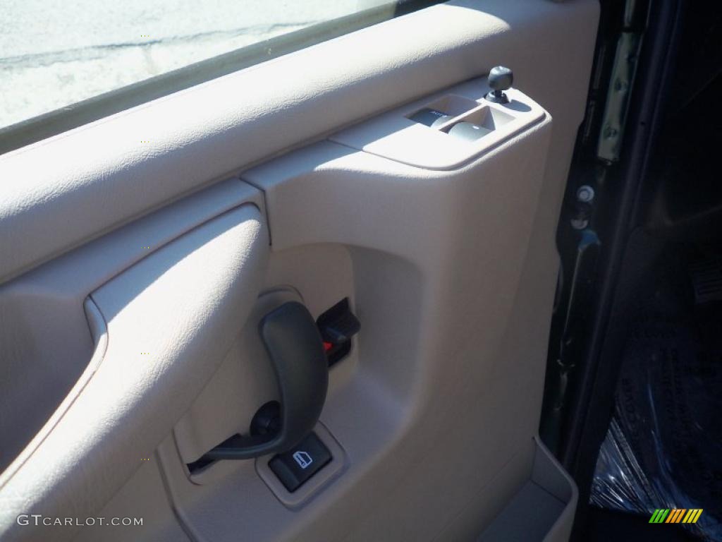 2010 Express LT 1500 AWD Passenger Van - Dark Green Metallic / Neutral photo #20