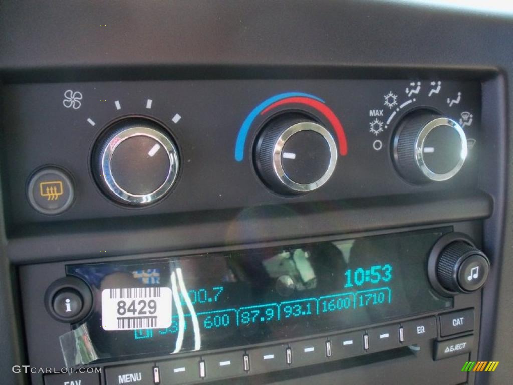 2010 Express LT 1500 AWD Passenger Van - Dark Green Metallic / Neutral photo #28