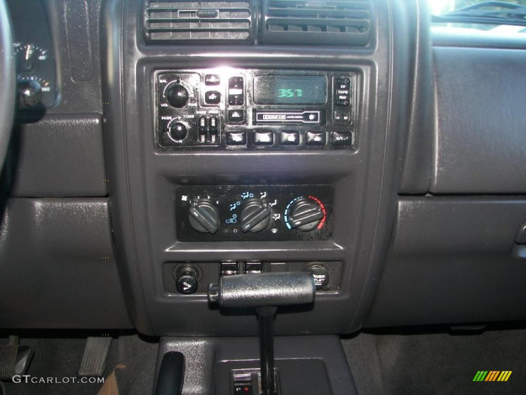 1999 Cherokee Sport 4x4 - Gunmetal Pearl / Agate photo #16