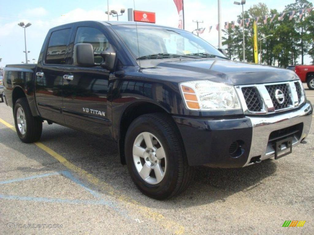 2007 Titan SE Crew Cab 4x4 - Majestic Blue / Graphite Black/Titanium photo #7