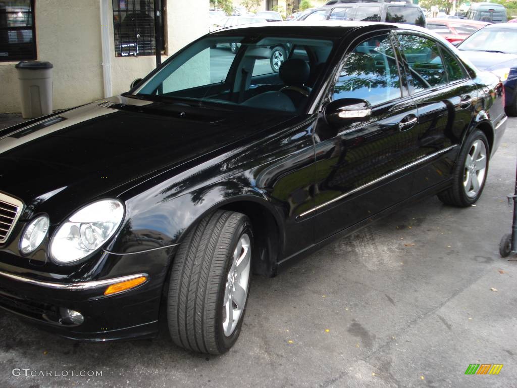 2006 E 350 Sedan - Black / Charcoal photo #3