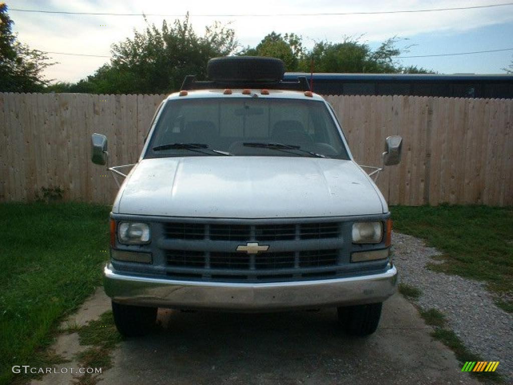 1995 C/K 3500 C3500 Cheyenne Regular Cab Chassis - White / Red photo #2