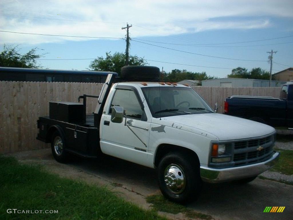 1995 C/K 3500 C3500 Cheyenne Regular Cab Chassis - White / Red photo #3