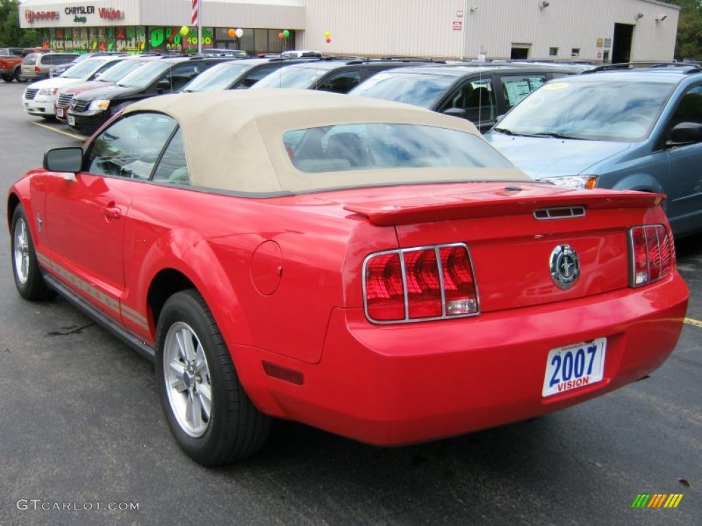 2007 Mustang V6 Deluxe Convertible - Torch Red / Medium Parchment photo #23