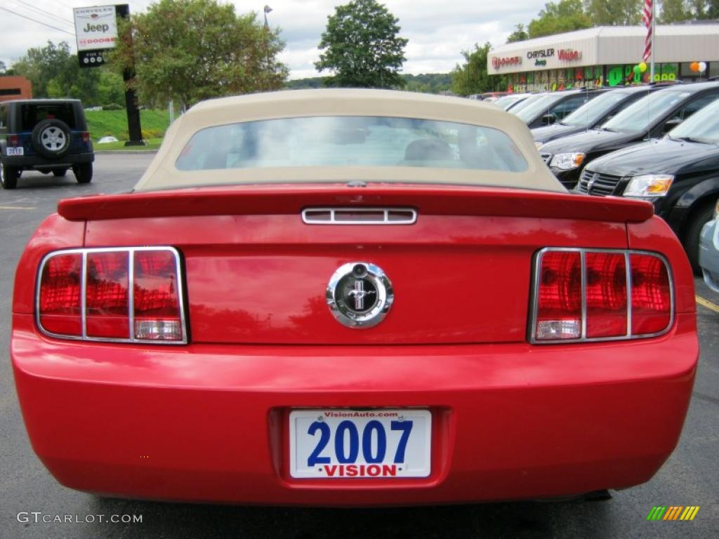 2007 Mustang V6 Deluxe Convertible - Torch Red / Medium Parchment photo #24