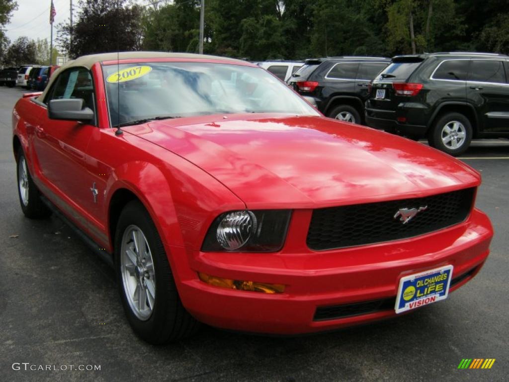 2007 Mustang V6 Deluxe Convertible - Torch Red / Medium Parchment photo #25
