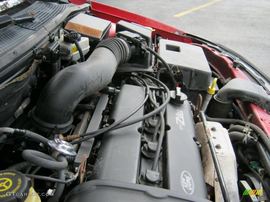 2003 Focus ZX5 Hatchback - Infra-Red / Medium Graphite photo #13