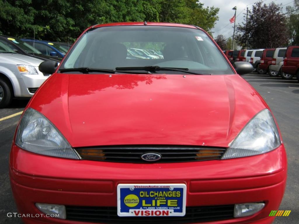 2003 Focus ZX5 Hatchback - Infra-Red / Medium Graphite photo #18