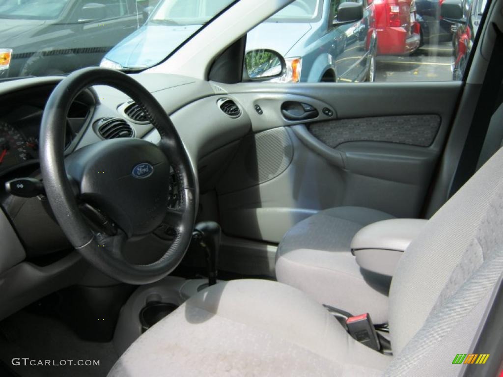 2003 Focus ZX5 Hatchback - Infra-Red / Medium Graphite photo #23