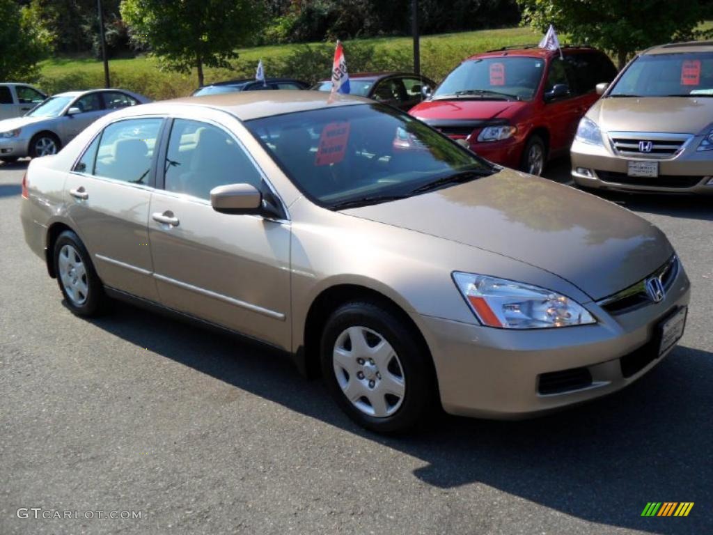 2006 Accord LX Sedan - Desert Mist Metallic / Ivory photo #5