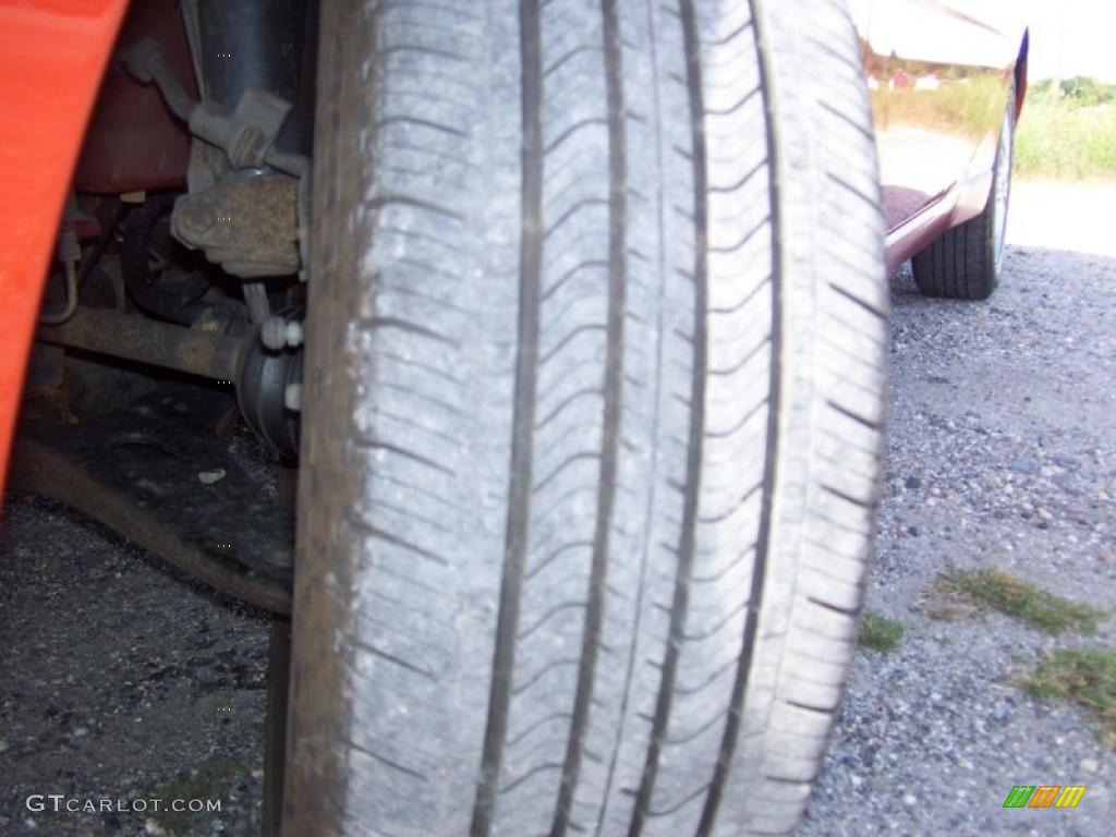 2005 Focus ZX3 SE Coupe - Blazing Copper Metallic / Dark Flint/Light Flint photo #12