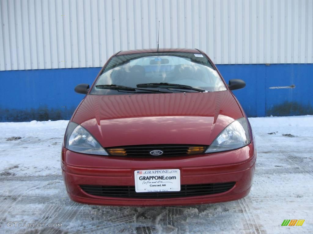 2004 Focus LX Sedan - Infra-Red / Medium Graphite photo #6
